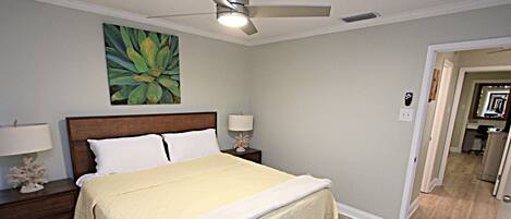 House, Multiple Beds, Balcony, Beach View (Southwinds 6) | 2 bedrooms, individually decorated, individually furnished, bed sheets