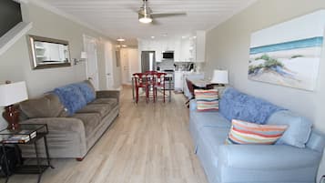 Ferienhaus, Mehrere Betten, Balkon, Strandblick (Southwinds 6) | Wohnbereich