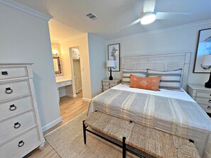 Apartamento, 1 cama de matrimonio con sofá cama, balcón, vistas a la piscina (Sugar Beach 306) | 1 dormitorio, decoración individual, mobiliario individual