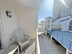 Apartamento, 1 cama de matrimonio con sofá cama, balcón, vistas a la piscina (Sugar Beach 306) | Vistas desde la habitación