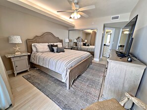 콘도, 침대(여러 개), 발코니, 바다 전망 (Summerhouse 501A) | 3 개의 침실, 각각 다른 스타일의 인테리어, 각각 다르게 가구 비치, 침대 시트