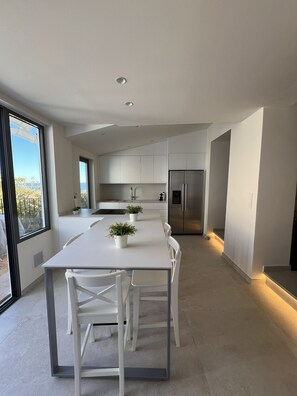 Fridge, oven, stovetop, dishwasher - Nice Oldtown Appartment With two Floors and Great sea View (La Vila Joiosa)