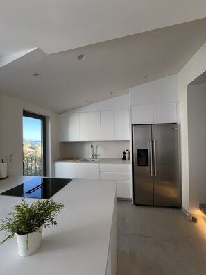 Fridge, oven, stovetop, dishwasher - Nice Oldtown Appartment With two Floors and Great sea View (La Vila Joiosa)