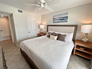 Condo, varias camas, acceso a la alberca (Surf Side Shores 2203) | 2 habitaciones, decoración personalizada y muebles diferentes 