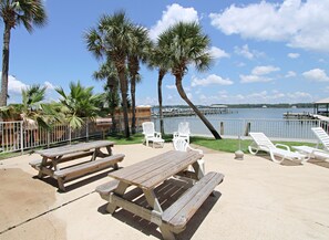 BBQ/picnic Area - The Landing (Gulf Shores)