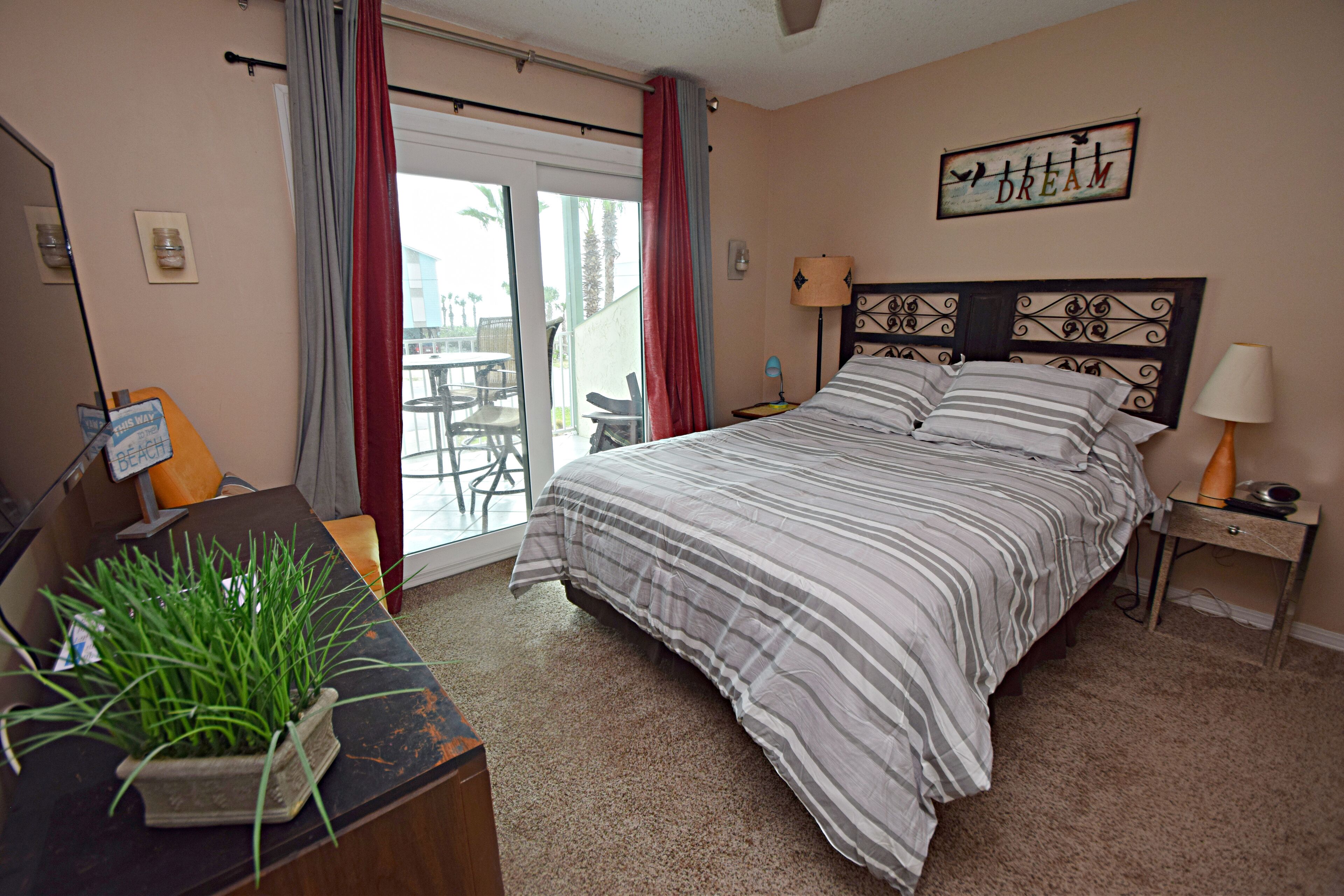 2 bedrooms, individually decorated, individually furnished, bed sheets