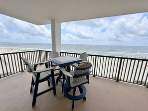 公寓式客房, 多张床, 使用泳池 (The Palms 611) | 客房景观