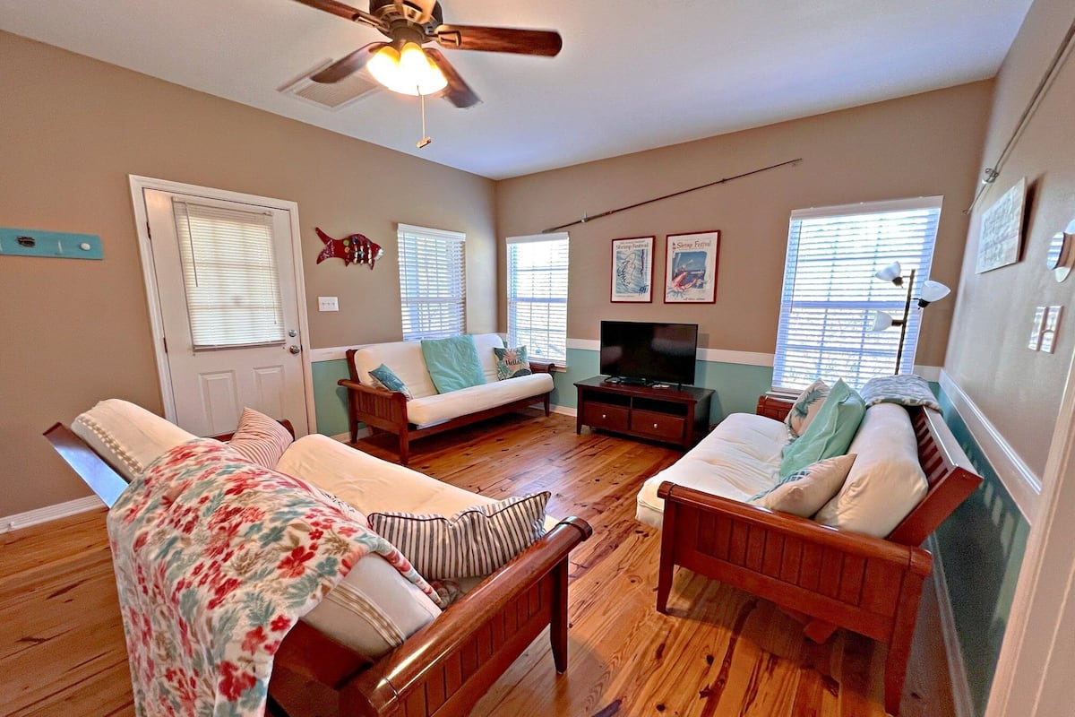 House, Multiple Beds, Patio, Pool View (The Rookery 1401) | Living area