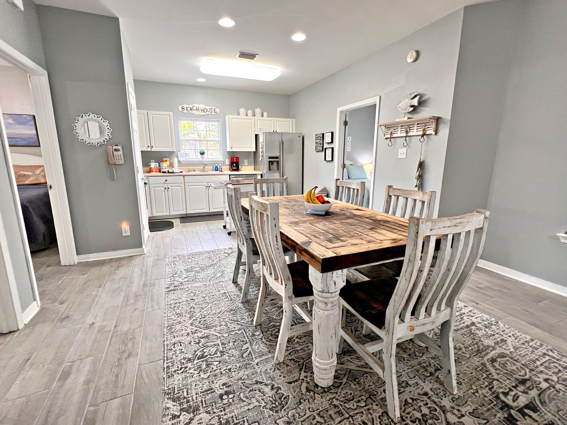 Talo, useita sänkyjä, patio, näköala uima-altaalle (The Rookery 3502) | 3 makuuhuonetta, yksilöllisesti sisustettu, yksilöllisesti kalustettu