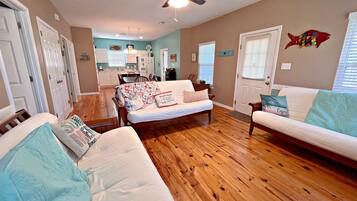 House, Multiple Beds, Patio, Pool View (The Rookery 1401) | 3 bedrooms, individually decorated, individually furnished, bed sheets