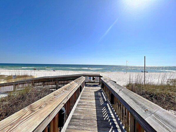 Beach nearby - Tradewinds (Orange Beach)