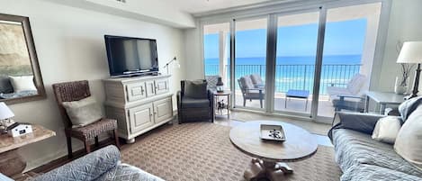 Apartamento, varias camas, balcón (Wind Drift 704E) | Zona de estar