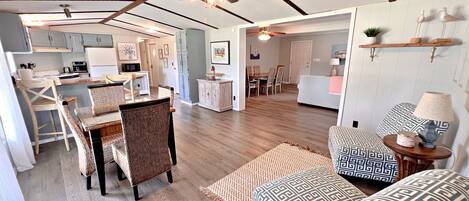 Cottage, Multiple Beds, Patio, Beach View (Oakridge Cottage) | Living area