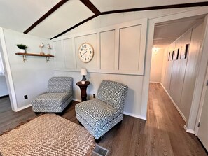 Ferienhaus, Mehrere Betten, Terrasse, Strandblick (Oakridge Cottage) | Innenbereich