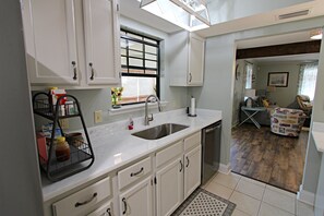 ハウス ベッド (複数台) パティオ ガーデンビュー (The Peaceful One) | 専用キッチン | コーヒー / ティーメ�ーカー