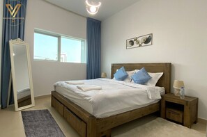 1 dormitorio, tabla de planchar con plancha, wifi y ropa de cama