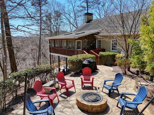 Selah - 12 min Dahlonega, Pool Table, Record Player, 5 Acres with Trails