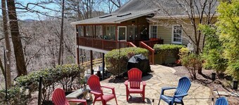 Selah - 12 min Dahlonega, Pool Table, Record Player, 5 Acres with Trails