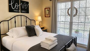 5 Schlafzimmer, Bügeleisen/Bügelbrett, kostenloses WLAN, Bettwäsche