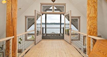 Private Beach Estate on Stretch Island w/ Hot Tub! Pet Friendly!