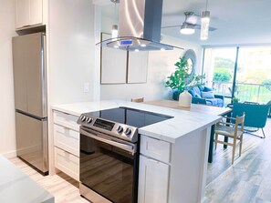 Fridge, microwave, oven, stovetop - Contemporary Chic Comfy - 2Bed 2Bath Condo, Steps to Charley Young Beach (Kihei)