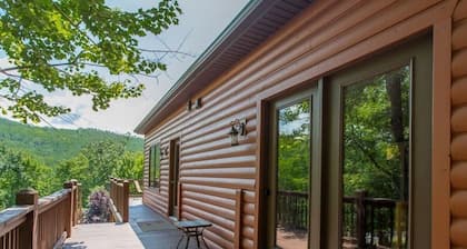 Massanutten Log Home Near Slopes, 2 Master Suites, Hot Tub, Pool Table, Views