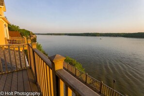 Property grounds - Great King Suite with Amazing Lake Views (Osage Beach)