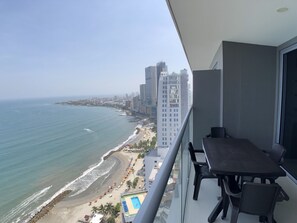 Outdoor dining - 2703 Morros City Spectacular Apt in BocaGrande (Cartagena)