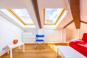 Interior - Duomo Grand Family Loft (Naples)