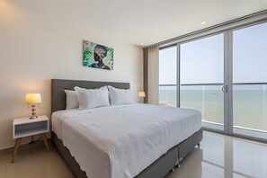 2 bedrooms, iron/ironing board, bed sheets