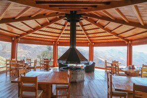 Restaurant - Refugio Viñak (Vinac)