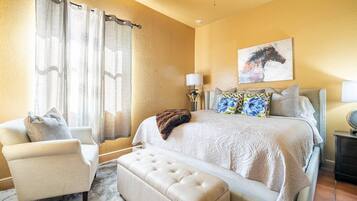 4 bedrooms, iron/ironing board, WiFi, bed sheets