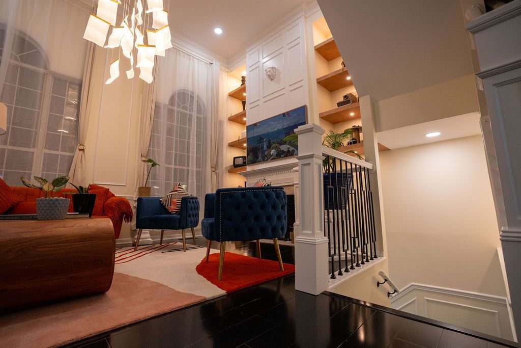 Luxury Townhome Minutes From DC