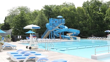 Seasonal outdoor pool, lifeguards on site