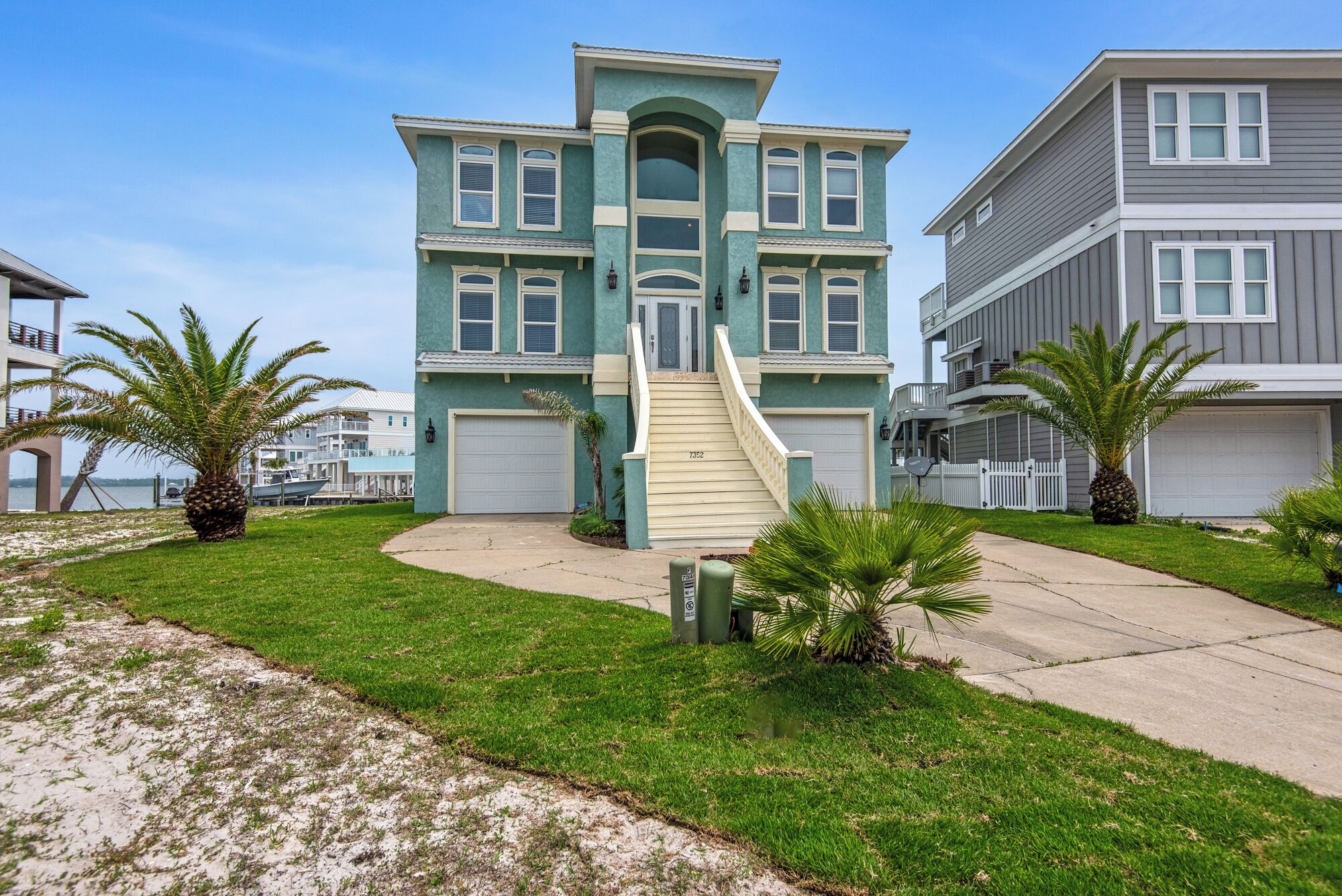 NEW - Beach Home Sleeps up to 12+Kayaks, Bikes & Optional Electric Beach Cart