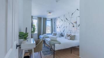 1 bedroom, in-room safe, desk, iron/ironing board