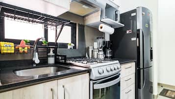 Fridge, microwave, oven, stovetop