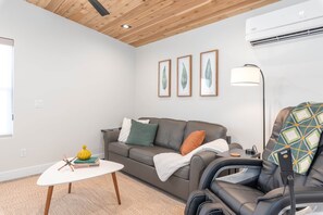 TV - Kordeluxe Row #1 Studio Townhouse (Cedar City)