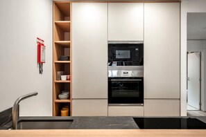 Kochgeschirr/Geschirr/Besteck