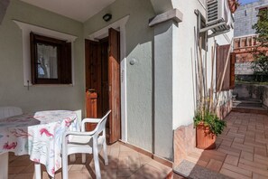 屋外ダイニングエリア