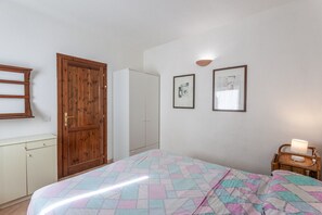 2 室のベッドルーム、WiFi (無料)