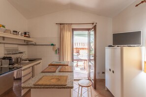 電子レンジ、調理器具と食器