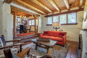 TV, fireplace - Casita de Corazon | Artistic Santa Fe Retreat (Santa Fe)