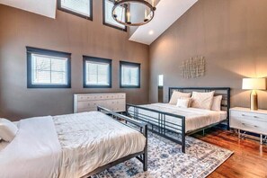 4 habitaciones, tabla de planchar con plancha y wifi