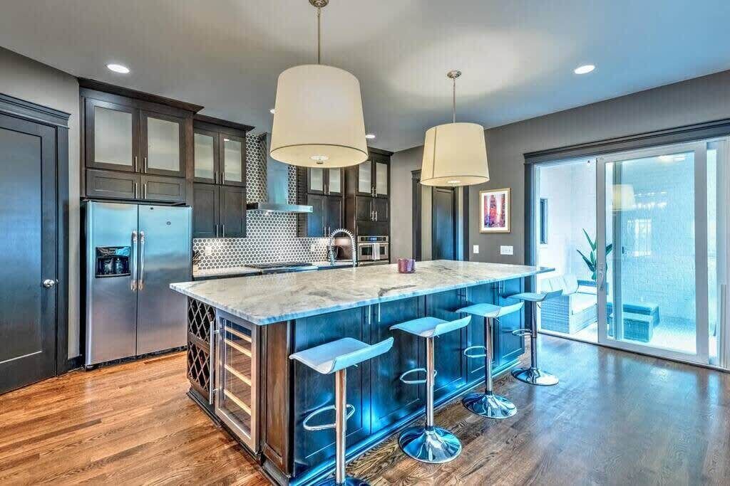 Réfrigérateur, cafetière/bouilloire