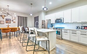 Fridge, microwave, oven, stovetop - Brand New Large Luxury Home w Hot tub & Game Room! (Nashville)