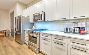 Fridge, microwave, oven, stovetop - Brand New Large Luxury Home w Hot tub & Game Room! (Nashville)