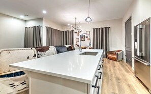 Interior - Brand New Large Luxury Home w Hot tub & Game Room! (Nashville)