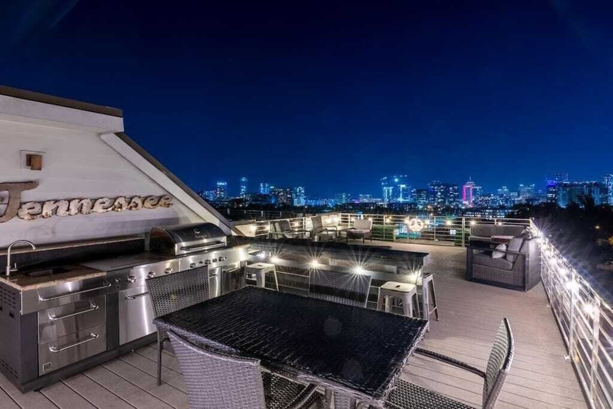 Luxury Gulch Home 14 Beds Best Views in Town