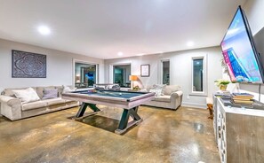 TV, offices - Two Brand New Luxury Homes! Rooftop + Hot Tubs! (Nashville)